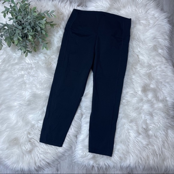 Zyia Black Cropped Athletic Leggings - Picture 7 of 7